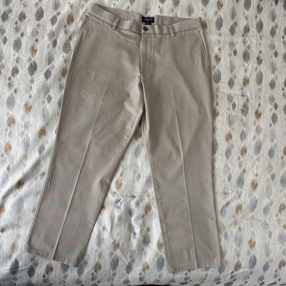 Dockers Men's Khaki Chinos